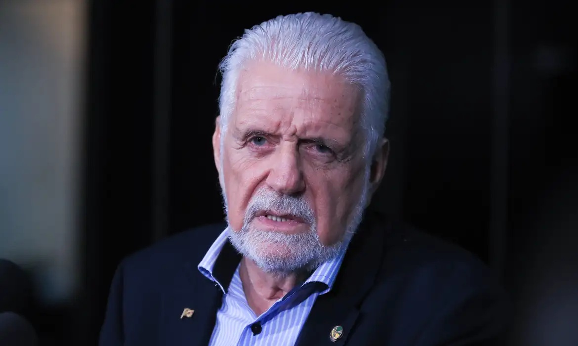 Jaques Wagner deixa a liderança do governo no Senado