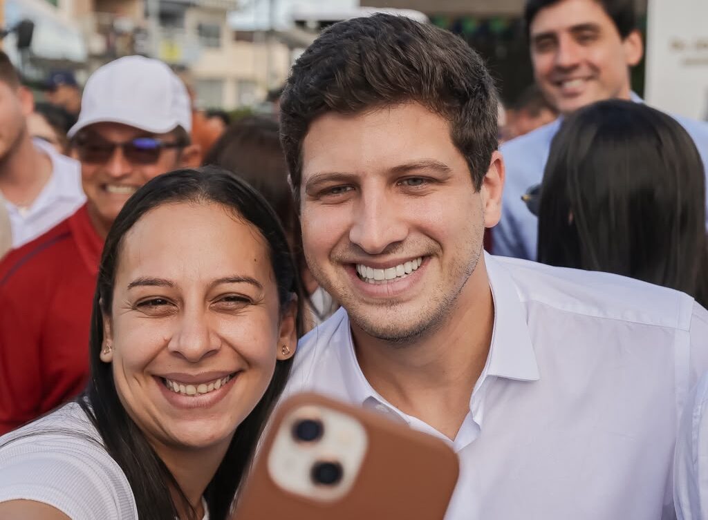 João Campos participa das comemorações dos 127 anos de Altinho, acompanhou entregas de títulos de propriedade, veículos e equipamentos e destacou investimentos federais