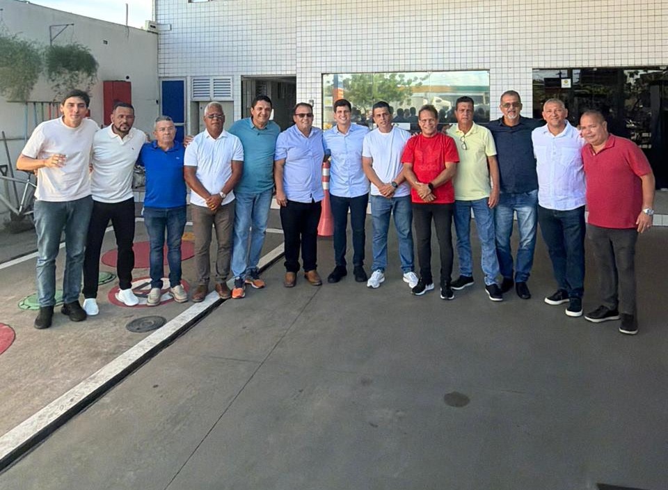 João Campos reuniu 10 vereadores de Jaboatão dos Guararapes durante agenda no Mercado das Mangueiras e ampliou sua articulação política na Região Metropolitana do Recife
