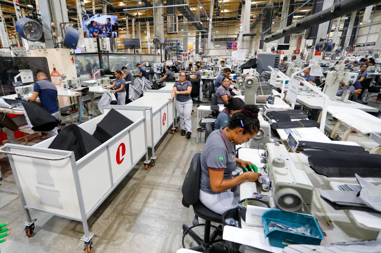 Pernambuco reduziu em 41% a extrema pobreza entre 2022 e 2025, com 626 mil pessoas deixando essa condição, segundo estudo baseado em dados do IBGE