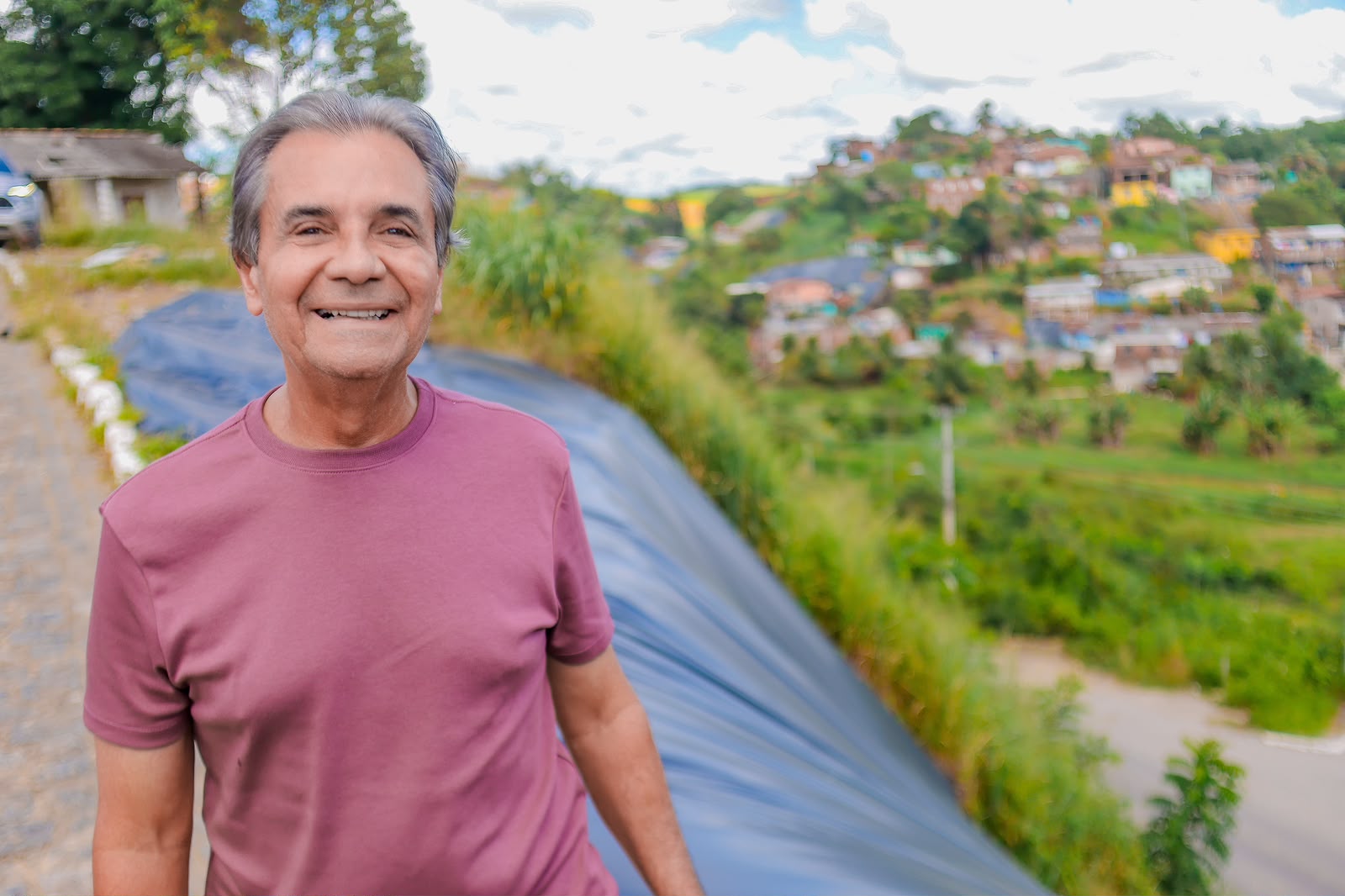Prefeito de Ipojuca, Carlos Santana anuncia o início de obra de R$ 36,1 milhões para contenção de encostas em Rurópolis, com drenagem e estabilização de áreas de risco