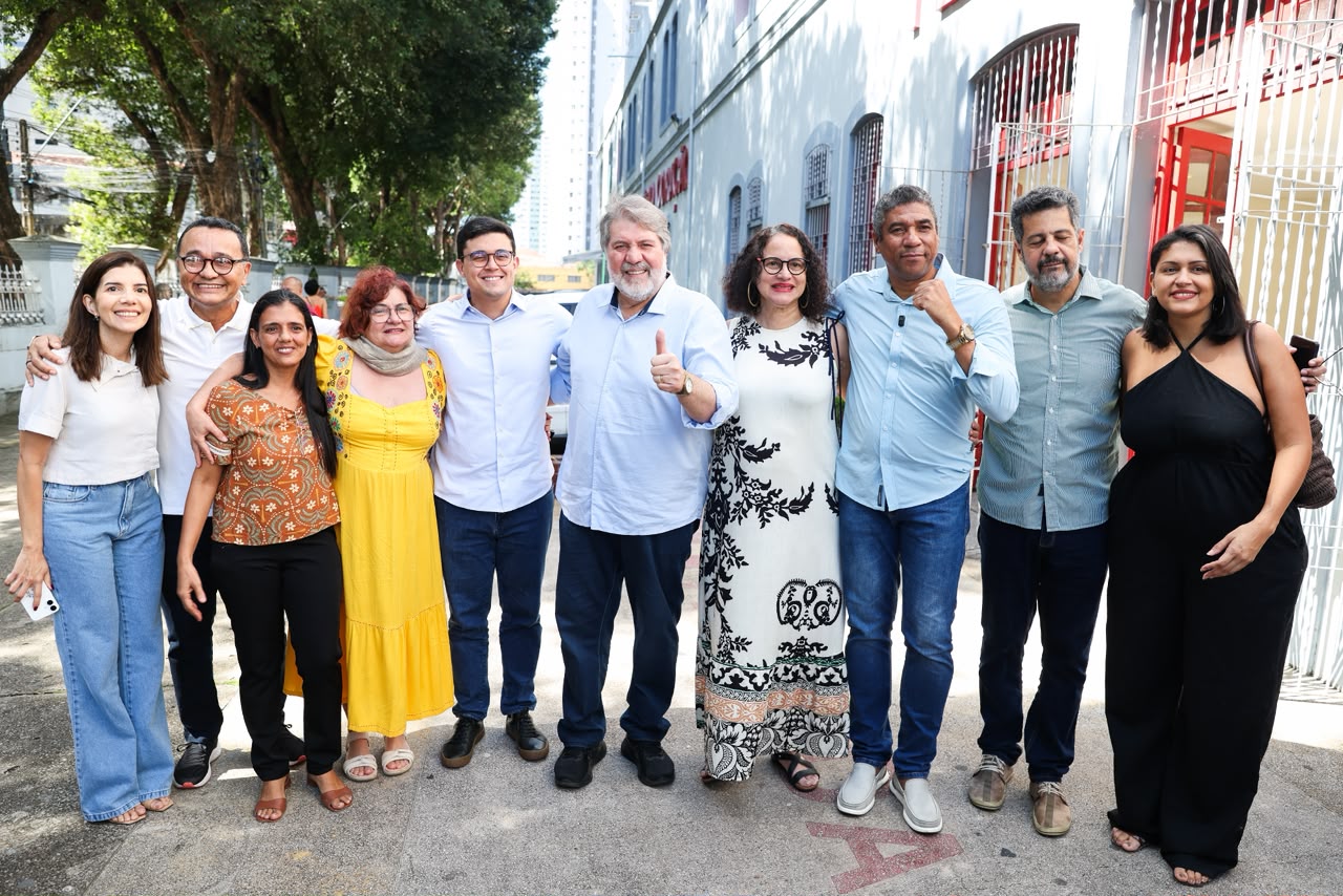 Prefeitura do Recife equipara o piso salarial de auxiliares e técnicos de enfermagem, beneficiando 685 servidores com reajuste de cerca de 40%