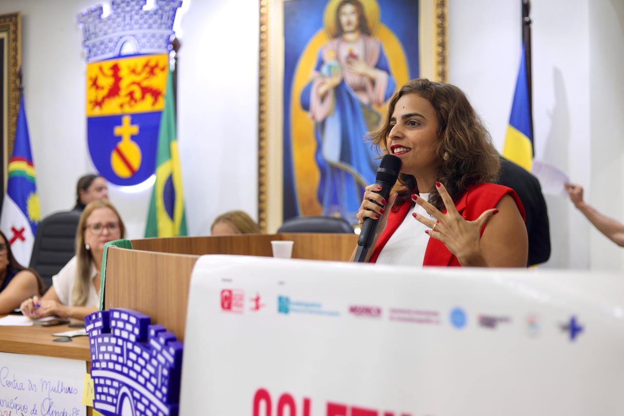 Vereadora Eugênia Lima cobra negociação entre Prefeitura de Olinda e professores