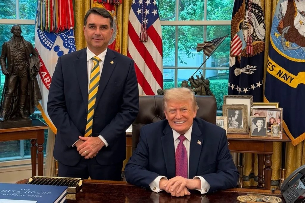 flavio-bolsonaro-e-donald-trump-foto-divulgacao-redes-sociais-1024x683