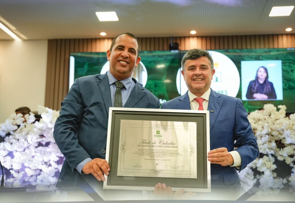 Eduardo da Fonte recebe o título de Cidadão de Santa Cruz do Capibaribe após indicação de Carlinhos da Cohab e destaca novos investimentos