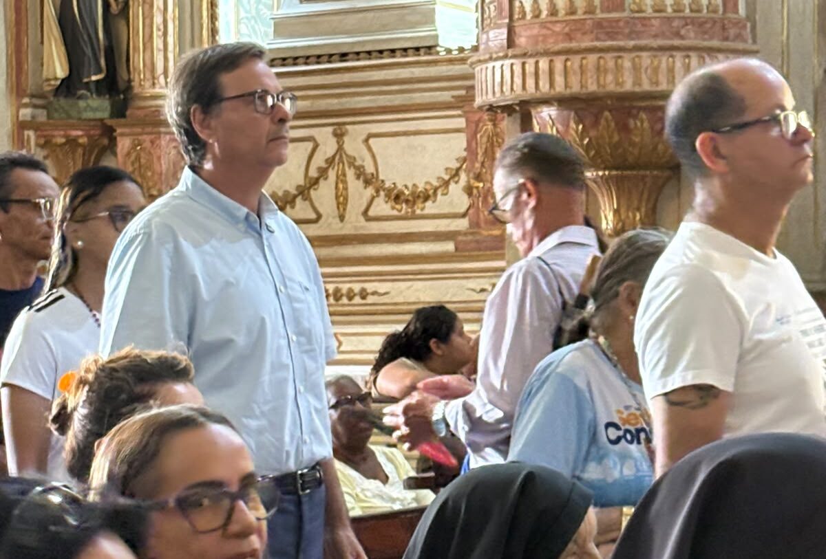 Gilson Machado participou de missa no Carmo antes de seguir para agenda política no Agreste e Sertão de Pernambuco