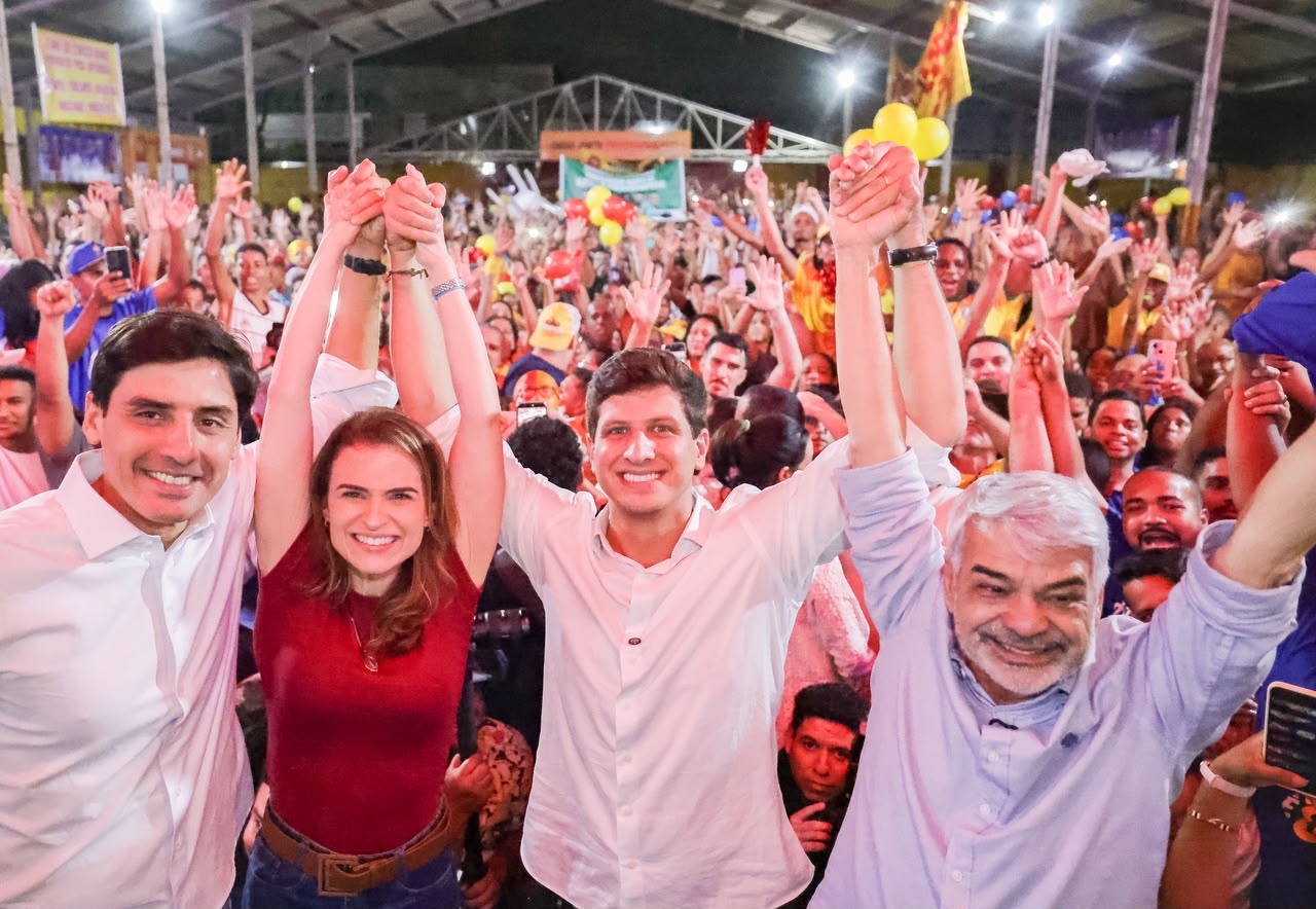 João Campos defendeu ampliar para Pernambuco programas implantados no Recife e apresentou propostas para segurança, educação e geração de empregos