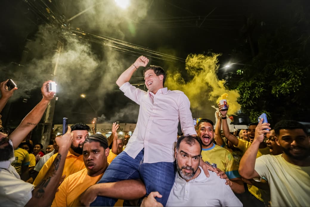 João Campos participou de plenária no Recife e de agendas no interior, defendeu a parceria com o Governo Lula, criticou adversários e destacou investimentos em saúde e infraestrutura