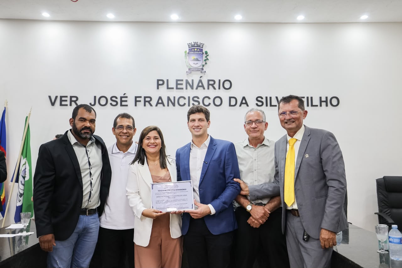 João Campos recebe título de cidadão de Araçoiaba durante os 31 anos de emancipação do município e reforça compromisso com a Região Metropolitana