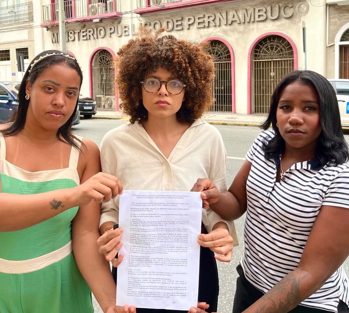 MPPE cobra explicações da Secretaria de Educação e do Corpo de Bombeiros sobre desabamento de teto em escola estadual no Recife após representação de Ste Vilela