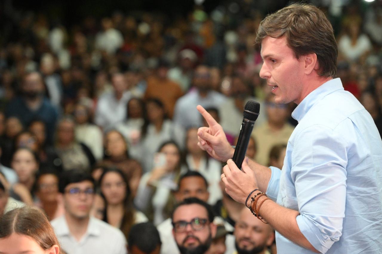 Miguel Coelho comemora aprovação da PEC 142021, que amplia direitos e garante aposentadoria especial para agentes de saúde e de endemias