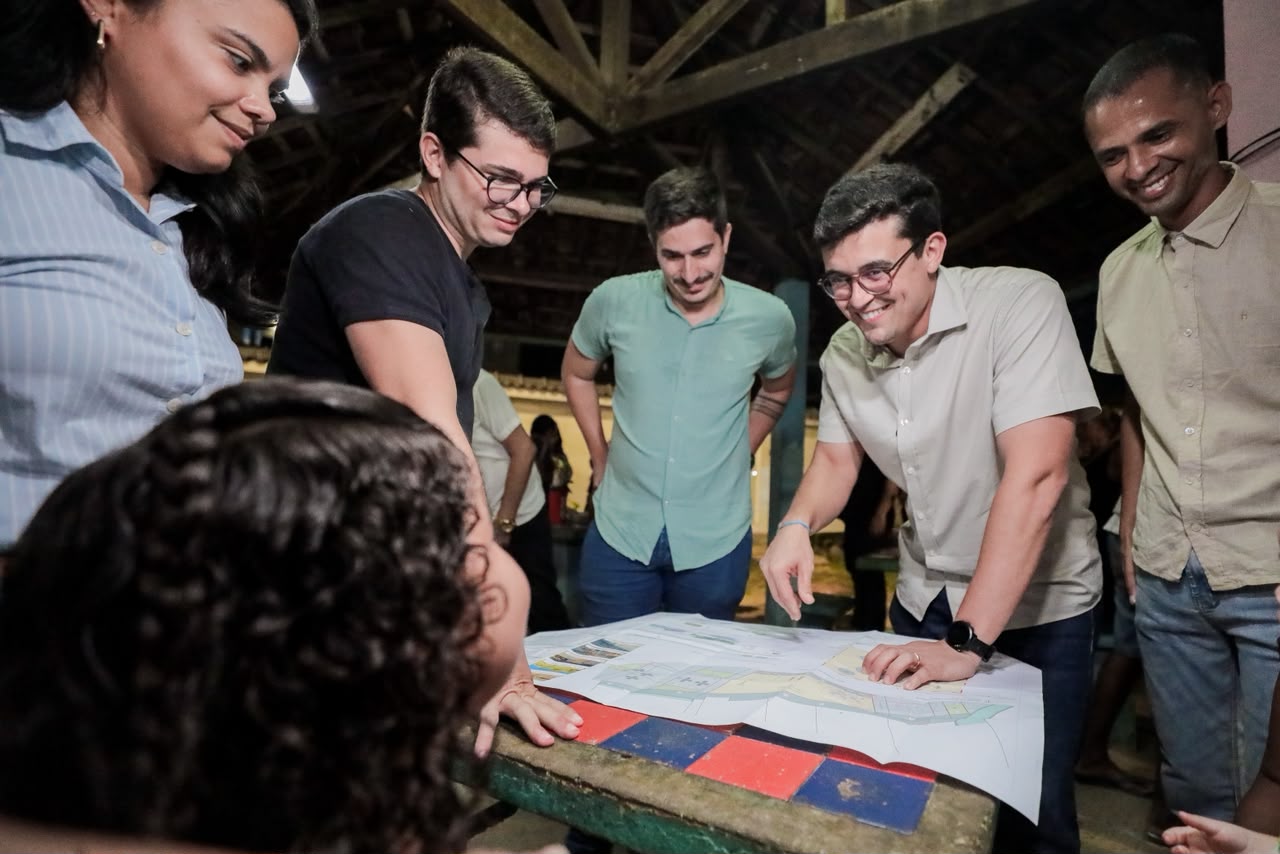 Prefeitura do Recife entrega escadaria requalificada em Nova Descoberta, investe R$ 158 mil e anuncia revitalização da Praça Josélia