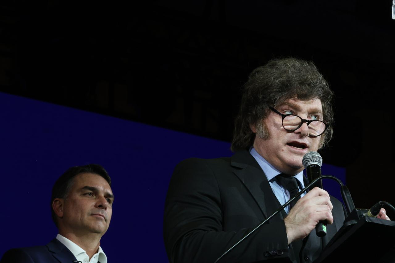 Presidente argentino, Javier Milei, participou de convenção do PL, no sábado, e fez duras críticas ao presidente Lula e ao STF