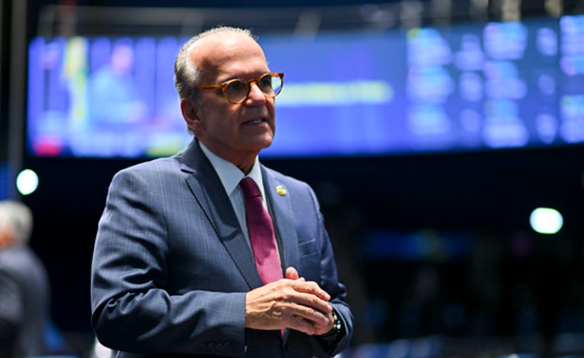 Projeto de Fernando Dueire que cria o Auxílio Caixa d'Água Social é aprovado na CAS do Senado e avança para análise final na Comissão de Assuntos Econômicos.